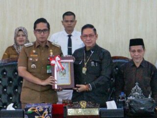 Rico Waas Terima Rekomendasi LKPJ 2025, Siap Jadikan Evaluasi Kinerja Pemko Medan