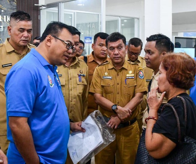 Bupati Deli Serdang, Asri Ludin Tambunan, meninjau langsung pelayanan di Mal Pelayanan Publik Deli Serdang, Senin (4/5/2026)
