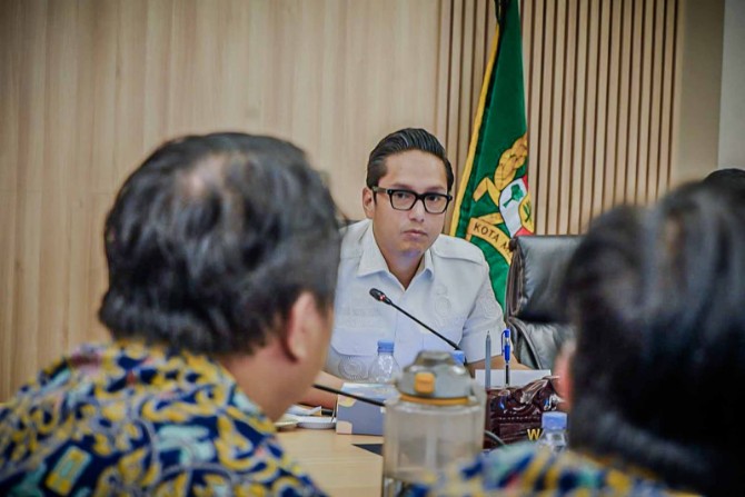 Rapat bersama Balai Besar Wilayah Sungai (BBWS) Sumatera II dan PT Kawasan Industri Medan (KIM) yang dipimpin Wali Kota Medan Rico Tri Putra Bayu Waas, Rabu (6/5/2026).