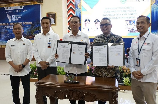 Bank Sumut⁠� kembali menegaskan komitmennya sebagai motor penggerak ekonomi daerah melalui partisipasi aktif dalam Tapanuli Economic Forum 2026 yang dirangkaikan dengan High Level Meeting (HLM) Tim Pengendalian Inflasi Daerah (TPID), Tim Percepatan dan Perluasan Digitalisasi Daerah (TP2DD), serta Tim Percepatan Akses Keuangan Daerah (TPAKD) Kabupaten Tapanuli Selatan, Rabu (6/5/2026).
