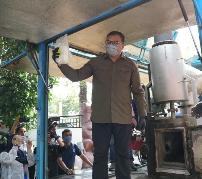 Bupati Deli Serdang, dr H Asri Ludin Tambunan