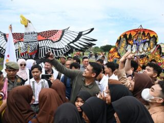 Gubernur Sumatera Utara, Bobby Nasution, membuka Festival Layang-Layang Piala Gubernur Sumut di Sirkuit Dinas Kepemudaan dan Keolahragaan Sumut, Sabtu (9/5/2026).