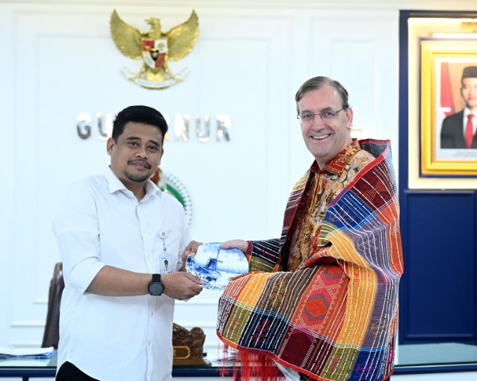 Gubernur Sumatera Utara Muhammad Bobby Afif Nasution menerima kunjungan Wakil Kepala Misi Kedutaan Besar Kerajaan Belanda di Jakarta Adriaan Palm di Kantor Gubernur Sumut, Jalan Diponegoro Nomor 30 Medan, Selasa (12/5/2026).