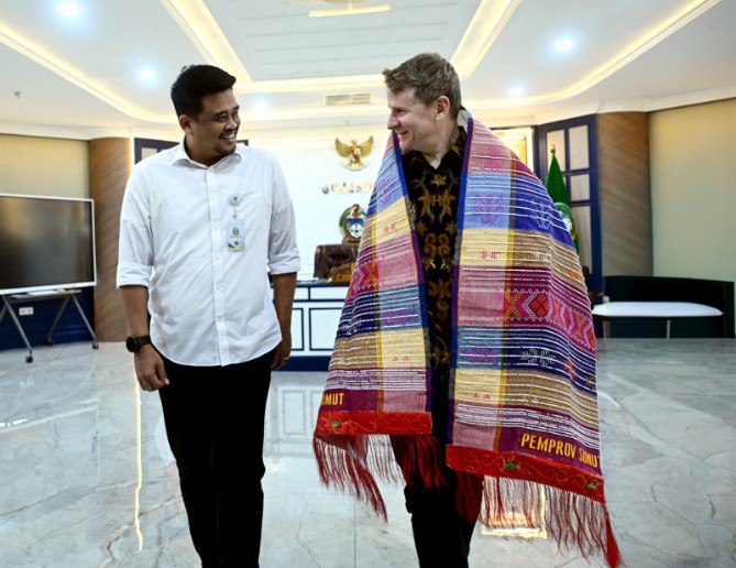 Gubernur Sumatera Utara Muhammad Bobby Afif Nasution menerima kunjungan Duta Besar Australia Rod Brazier di Kantor Gubernur Sumut, Jalan Diponegoro Medan, Selasa (12/5/2026).