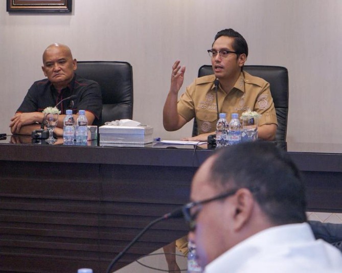 Persoalan aset milik Pemerintah Kota Medan kembali menjadi sorotan. Wali Kota Medan Rico Tri Putra Bayu Waas meminta organisasi perangkat daerah (OPD) tidak lamban dan pasif dalam mendukung kerja Panitia Khusus (Pansus) Penertiban Aset DPRD Medan.