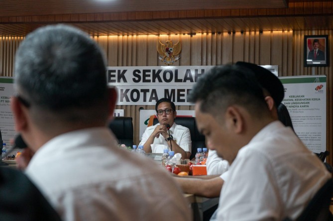 Rico Waas saat meninjau langsung lokasi pembangunan Sekolah Rakyat di Jalan Flamboyan Raya III, Kelurahan Tanjung Selamat, Rabu (20/5/2026).