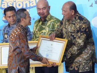 Bupati Langkat Terima Penghargaan Pelestarian Bahasa Daerah dari Kemendikdasmen