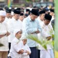Ribuan warga memadati Lapangan Merdeka Kota Binjai untuk melaksanakan Salat Iduladha 1447 Hijriah bersama Gubernur Sumatera Utara Muhammad Bobby Afif Nasution, Rabu (27/5/2026) pagi.