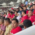Gubernur Sumatera Utara Bobby Afif Nasution memilih menyaksikan langsung laga Timnas Indonesia U-19 melawan Vietnam dari tribun penonton di Stadion Utama Sumatera Utara, Minggu (7/6/2026) malam.