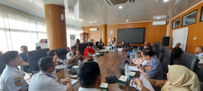Komisi 4 DPRD Kota Medan mengaku kecewa atas ketidakhadiran Kepala Dinas Perhubungan (Dishub) Kota Medan dalam Rapat Dengar Pendapat (RDP) yang membahas proyek Bus Rapid Transit (BRT) Mebidang senilai Rp1,9 triliun di Gedung DPRD Medan, Senin (8/6/2026).