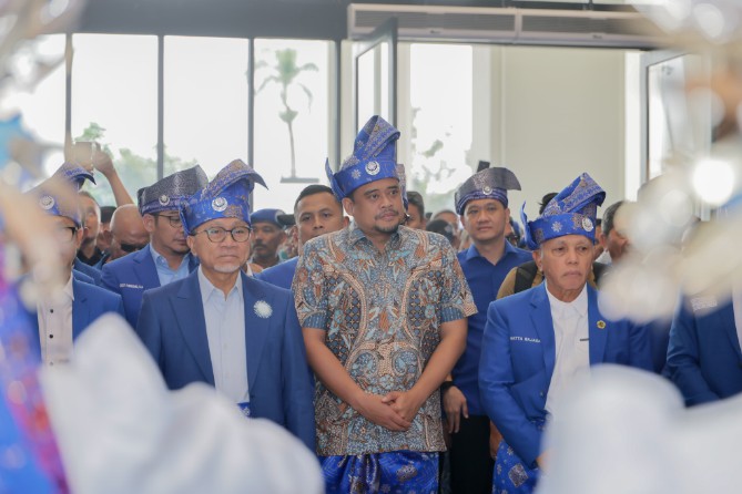 Ketua Umum Partai Amanat Nasional (PAN) yang juga Menteri Koordinator Bidang Pangan, Zulkifli Hasan, memuji kepemimpinan Gubernur Sumatera Utara Bobby Nasution yang dinilainya berhasil membawa kemajuan signifikan bagi Sumut.