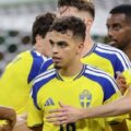Ribuan suporter Swedia yang memadati Stadion Monterrey, Guadalupe, dibuat berpesta pada laga pembuka Grup F Piala Dunia 2026. Tim Biru Kuning tampil menggila dan melumat Tunisia dengan skor telak 5-1, Senin (15/6/2026).
