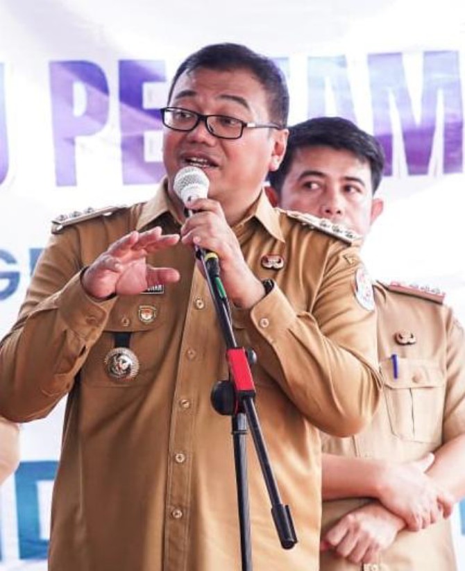 Bupati Deli Serdang Asri Ludin Tambunan