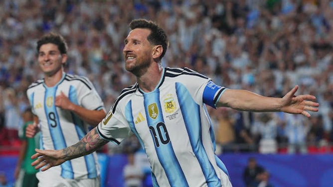 Lionel Messi cetak hattrick pertama di Piala Dunia 2026 saat menghadapi Aljazair. Messi top skor sementara Piala Dunia 2026. Foto: Reuters