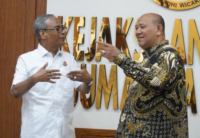 Bupati Langkat, Syah Afandin bersama Kajati Sumut Muhibuddin