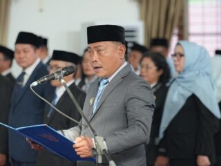 Lantik 23 Pejabat, Lom Lom Tegaskan ASN Harus Jujur, Profesional dan Netral