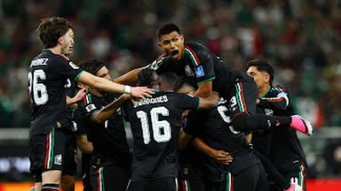 Pemain Meksiko melakukan selebrasi setelah memastikan lolos ke babak fase gugur Piala Dunia 2026. Foto: Reuters