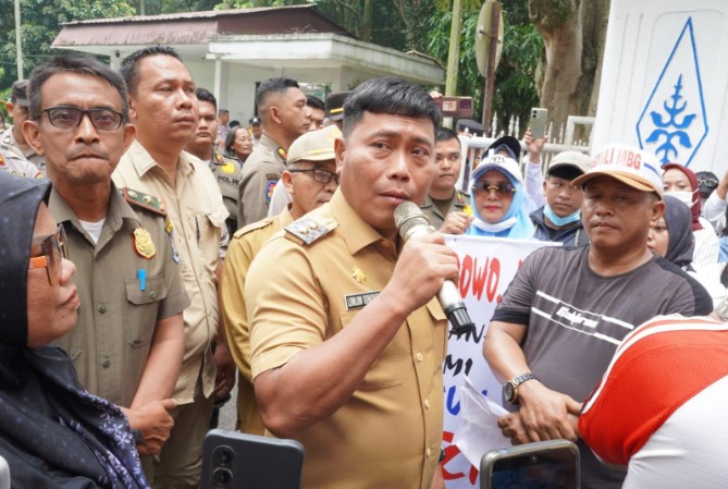 Wakil Bupati Deli Serdang, Lom Lom Suwondo