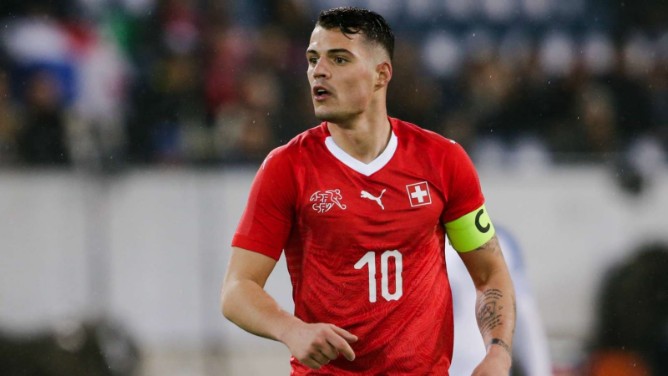 Granit Xhaka tetap.menjadi andalan lini tengah Swiss saat menghadapi tuan.rumah Kanada dalam laga terakhir Grup B Piala Dunia, Kamis (25/6/2026). Foto: google.com