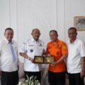 Bupati Langkat Syah Afandin menerima Piagam Penghargaan dari Badan Nasional Pencarian dan Pertolongan (Basarnas) atas dedikasi dan kontribusinya dalam penanganan bencana hidrometeorologi yang melanda Kabupaten Langkat pada akhir tahun 2025.