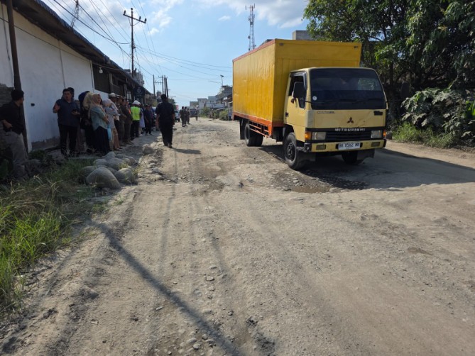 Pemerintah Provinsi Sumatera Utara akan mulai melakukan penertiban kendaraan bertonase berlebih yang melintas di Jalan Perintis Kemerdekaan, Kecamatan Galang, Kabupaten Deliserdang, mulai Jumat (26/6/2026).