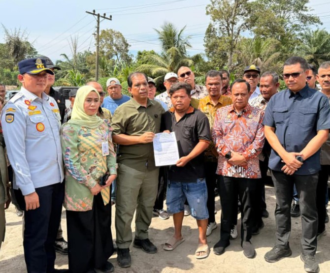 Pemerintah Provinsi Sumatera Utara (Pemprov Sumut) menghentikan aktivitas pertambangan tanpa izin di 13 titik lokasi di Kabupaten Deliserdang dan Serdangbedagai (Sergai), Jumat (26/6/2026).