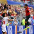 Pemain Mesir berusaha menjangkau bola dengan kepalanya dalam laga terakhir penyisihan Grup G Piala Dunia yang berlangsung di Stadion Seatlle, Sabtu (27/6/2026). Di fase gugur Mesir akan berhadapan dengan Australia. Foto; Reuters