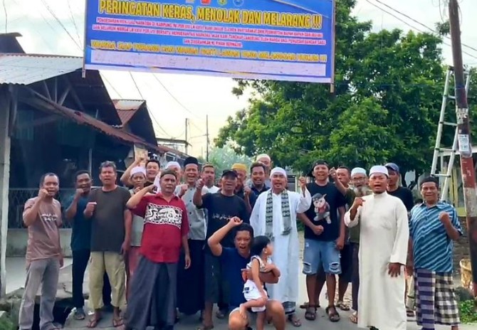 Ratusan warga Lingkungan 26, Kelurahan Tanjung Mulia, Kecamatan Medan Deli, menyatakan sikap tegas terhadap maraknya peredaran narkoba di lingkungan mereka. Melalui deklarasi yang digelar usai Salat Subuh, Minggu (28/6/2026)