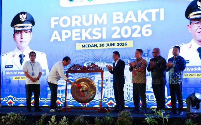 Zakiyuddin saat membuka Forum Bakti Bappeda dalam rangkaian Rapat Kerja Nasional (Rakernas) XVIII Asosiasi Pemerintah Kota Seluruh Indonesia (APEKSI) di Hotel JW Marriott Medan, Selasa (30/6/2026).