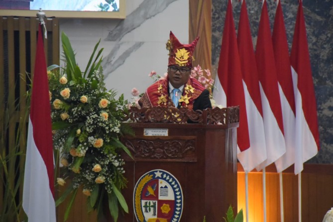 Bupati Deli Serdang Asri Ludin Tambunan