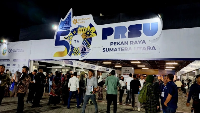 Pelaksanaan Pekan Raya Sumatera Utara (PRSU) ke-50 yang diharapkan menjadi pesta rakyat justru menuai keluhan.