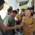 Plt Bupati Langkat, Tiorita Br Surbakti saat bertemu masyarakat. Foto: dinas Kominfo Langkat