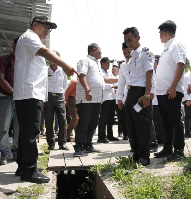 Bupati Deli Serdang, Asri Ludin Tambunan, meninjau sejumlah proyek infrastruktur di Kecamatan Tanjung Morawa dan Lubuk Pakam, Rabu (8/7/2026).
