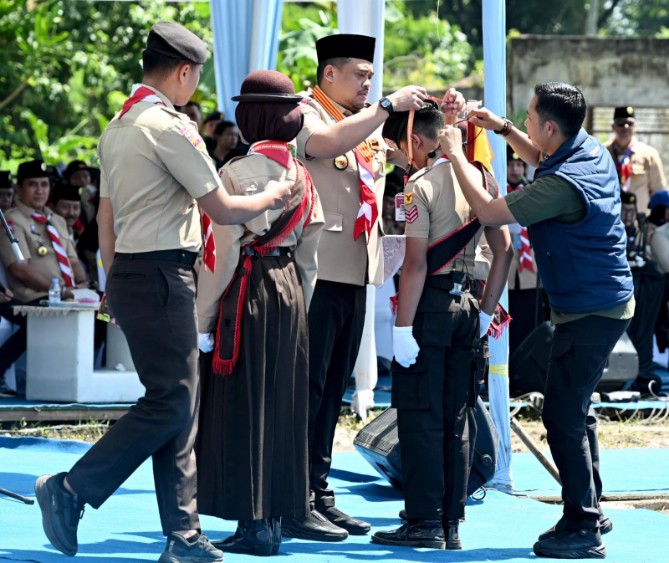 Gubernur Sumatera Utara Bobby Afif Nasution secara resmi menutup Jambore Daerah Sumatera Utara (Jamdasu) XI Gerakan Pramuka Tahun 2026 di Bumi Perkemahan Sibolangit, Kecamatan Sibolangit, Kabupaten Deli Serdang, Minggu (12/7/2026).