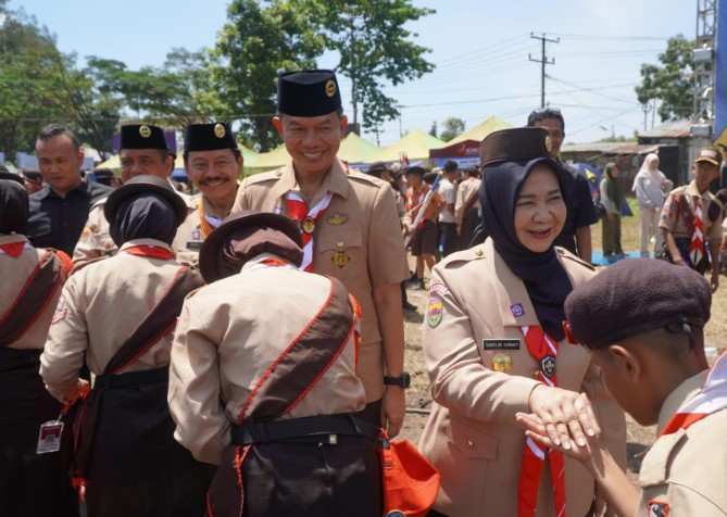 Pelaksana Tugas (Plt.) Bupati Langkat Tiorita Br. Surbakti menghadiri penutupan Jambore Daerah Sumatera Utara (Jamdasu) XI Gerakan Pramuka di Bumi Perkemahan Sibolangit, Kabupaten Deliserdang, Minggu (12/7/2026).