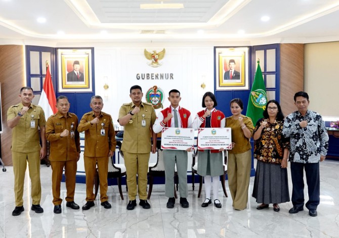Gubernur Sumatera Utara (Sumut) Muhammad Bobby Afif Nasution memberikan semangat dan dukungan kepada dua putra-putri terbaik Sumut yang terpilih sebagai Calon Pasukan Pengibar Bendera Pusaka (Paskibraka) Tingkat Nasional Tahun 2026.
