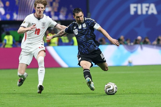 Timnas Argentina memastikan langkah ke final Piala Dunia 2026 setelah menundukkan Inggris dengan skor 2-1 pada laga semifinal di Mercedes-Benz Stadium, Atlanta, Kamis (16/7/2026) WIB.