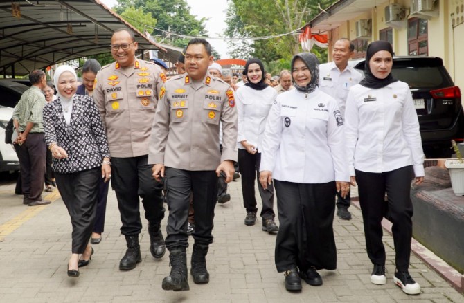 Pelaksana Tugas (Plt) Bupati Langkat Tiorita Br Surbakti menghadiri acara pisah sambut Kapolres Langkat dari AKBP David Triyo Prasojo kepada AKBP Hanndry P.H. Tambunan.