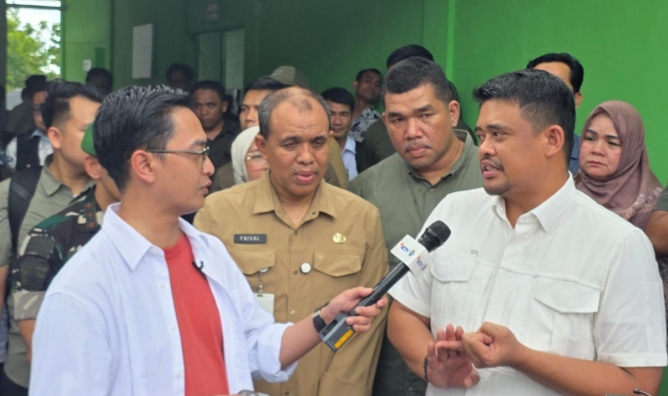 Gubernur Sumatera Utara Bobby Nasution meninjau Puskesmas Mandrehe di Kabupaten Nias Barat, Kamis (16/7/2026).