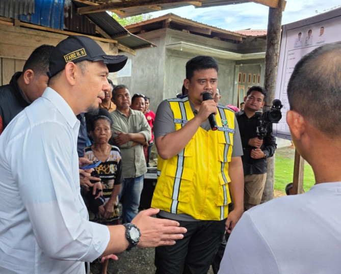 Gubernur Sumatera Utara Muhammad Bobby Afif Nasution memastikan pembangunan jalan penghubung Nias Selatan dan Nias Barat melalui jalur pantai barat mulai dikerjakan pada Agustus 2026.