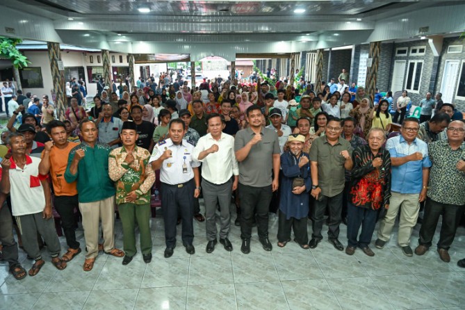 Gubernur Sumatera Utara (Sumut) Muhammad Bobby Afif Nasution menegaskan komitmennya untuk menuntaskan berbagai persoalan aset sekolah yang selama ini menjadi kendala dalam pembangunan dan revitalisasi fasilitas pendidikan di Sumut.