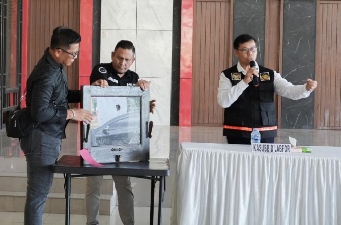 Pemerintah Kabupaten Deli Serdang menyambut baik hasil penyelidikan dan pemeriksaan Laboratorium Forensik (Labfor) Polda Sumatera Utara terkait insiden pecahnya kaca jendela kamar di rumah dinas Wakil Bupati Deli Serdang yang terjadi pada Juni 2026.