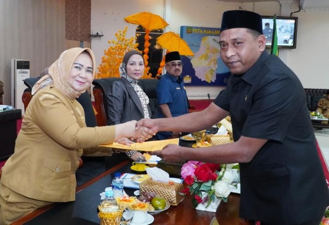 Plt Bupati Langkat Tiorita Br Surbakti
