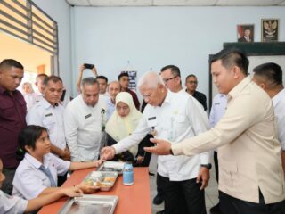 Wagub Sumut Tinjau Pembangunan SMKN 1 Gunungsitoli, Siswa Minta Program MBG Dilanjutkan