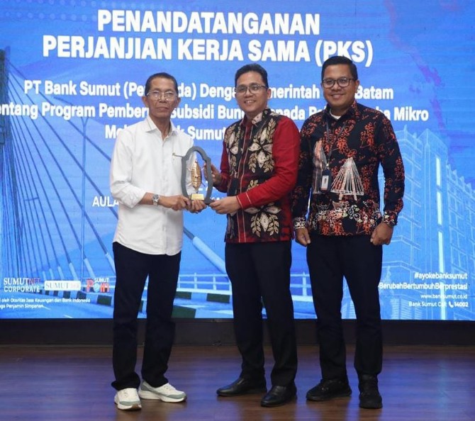 PT Bank Sumut resmi bergabung sebagai mitra penyalur Program Subsidi Bunga/Margin 0 Persen Pemerintah Kota Batam. Kerja sama tersebut ditandai dengan penandatanganan perjanjian kerja sama (PKS) di Aula Engku Hamidah, Kantor Wali Kota Batam, Jumat (24/7/2026).