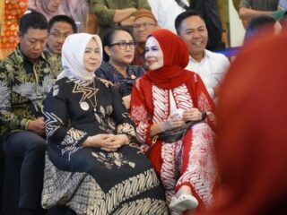 Plt Bupati Langkat Tiorita Br Surbakti menegaskan komitmen Pemerintah Kabupaten Langkat untuk terus mendorong pelaku usaha mikro, kecil, dan menengah (UMKM) agar mampu meningkatkan daya saing dan memperluas pasar hingga tingkat nasional maupun internasional.