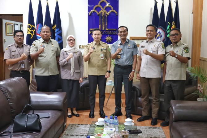 Badan Pendapatan Daerah (Bapenda) Kota Medan menjalin sinergi dengan Kantor Wilayah Kementerian Hukum Sumatera Utara (Kanwil Kemenkum Sumut) guna memperkuat tata kelola perpajakan daerah dan memastikan setiap kebijakan yang dijalankan memiliki dasar hukum yang kuat.