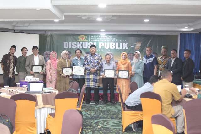 Ketua PW ISMI Sumut Prof. Nispul Khoiri bersama narasumber Seri Diskusi PW ISMI Sumut, Kamis (23/7/2026).(HO/kaldera)