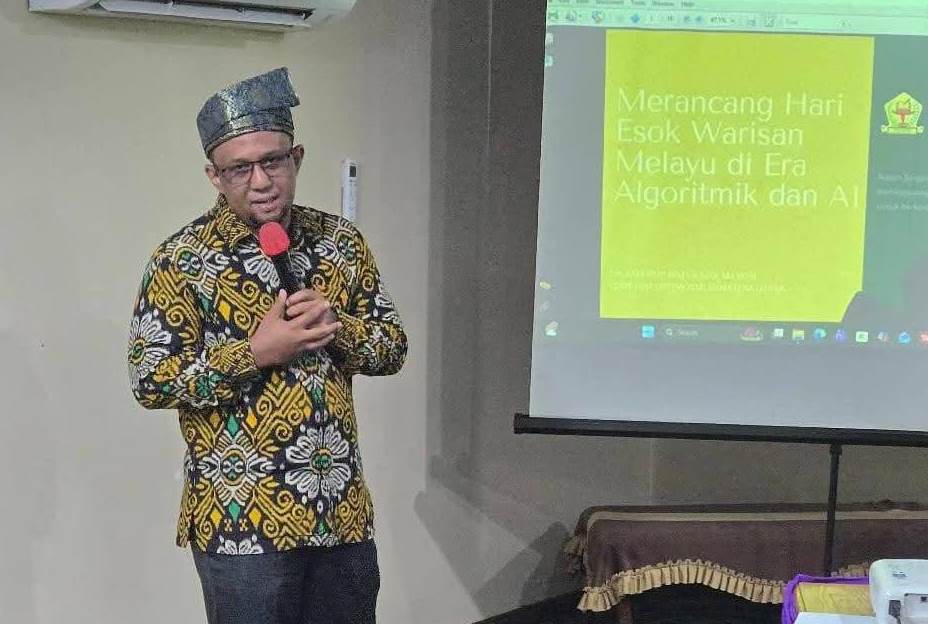 Dr. Fakhrur Rozi, S.Sos, M.I.Kom saat menyampaikan paparannya dalam Seri Diskusi PW ISMI Sumut, Kamis (23/7/2026).(HO/kaldera)