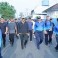 Ribuan warga memadati kawasan Jalan Sumatera, Medan Belawan, saat pelaksanaan Car Free Day (CFD) perdana di wilayah utara Kota Medan, Minggu (2/8/2026).